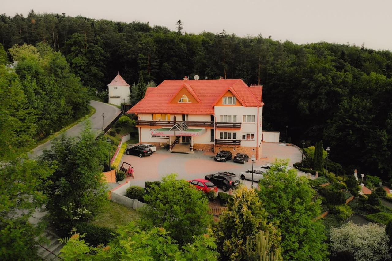 Elita Hotel & Restauracja Iwonicz-Zdroj Ngoại thất bức ảnh