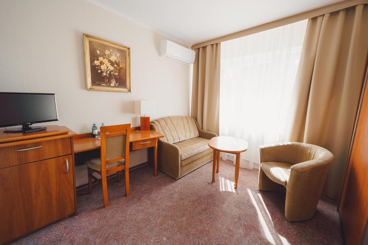 Elita Hotel & Restauracja Iwonicz-Zdroj Ngoại thất bức ảnh