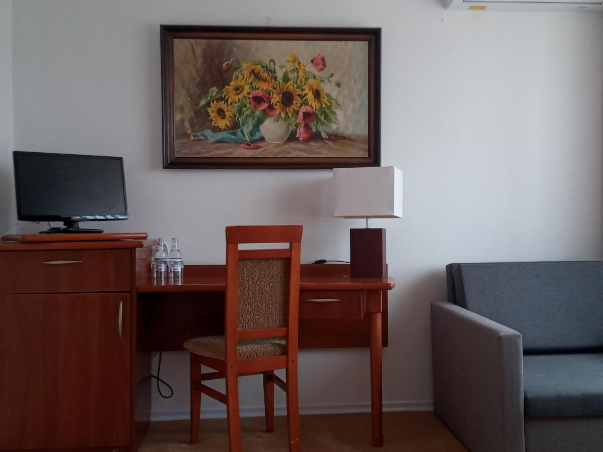 Elita Hotel & Restauracja Iwonicz-Zdroj Ngoại thất bức ảnh