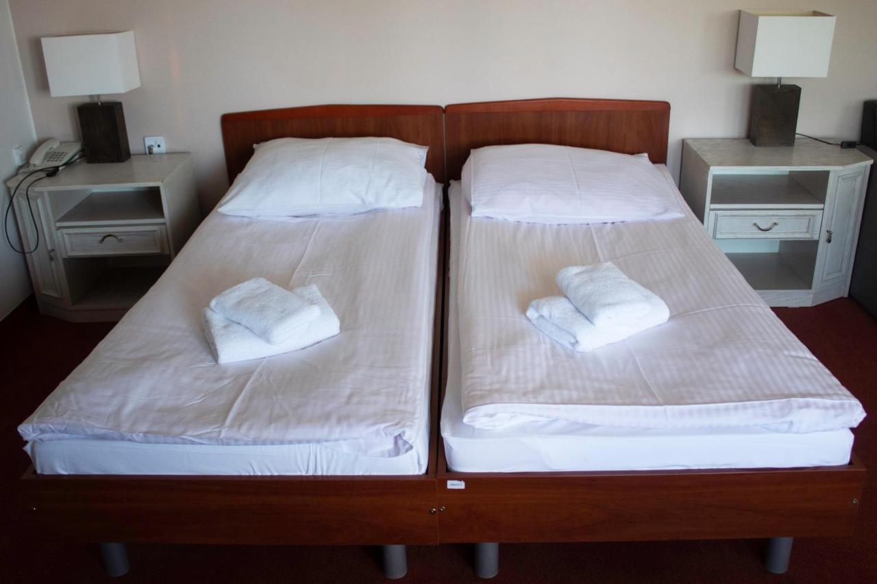 Elita Hotel & Restauracja Iwonicz-Zdroj Ngoại thất bức ảnh